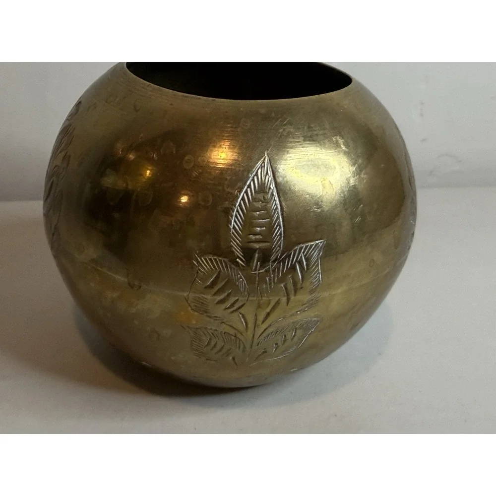 Vintage Round Brass Etched Bowl ball-shaped pot style vase